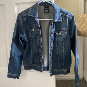 dark wash jean jacket, size small